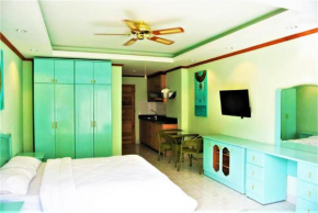 View Talay 1B Pattaya popular complex large pool modern studio apartment